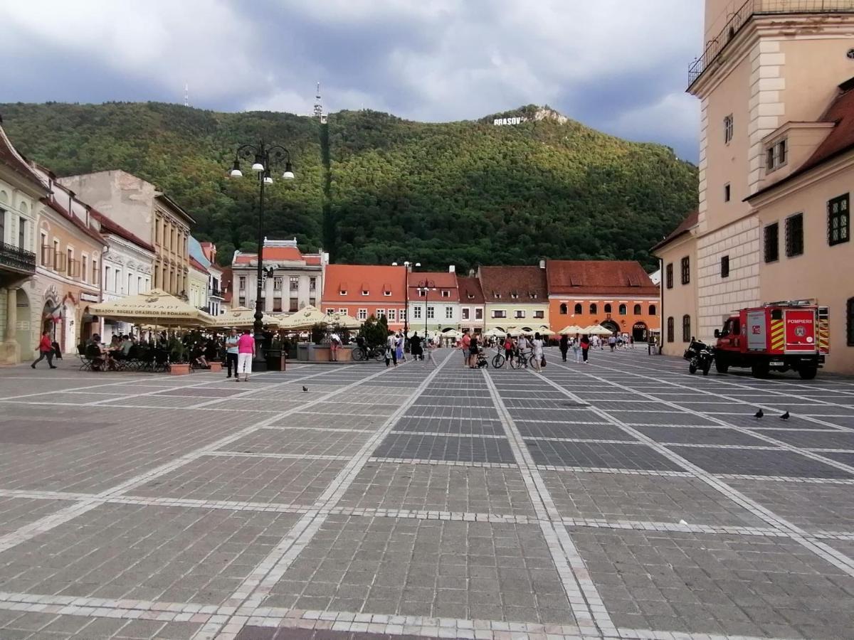 4 Rooms Piata Sfatului Brašov Exteriér fotografie