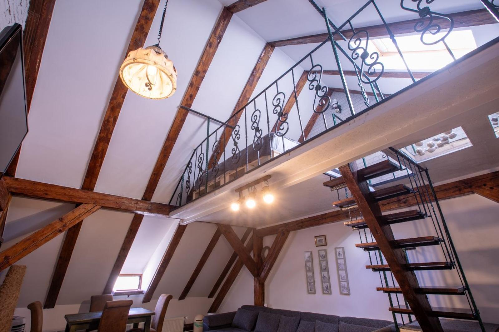 4 Rooms Piata Sfatului Brašov Exteriér fotografie